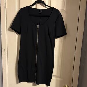 Large Black Zippered Women's Dress